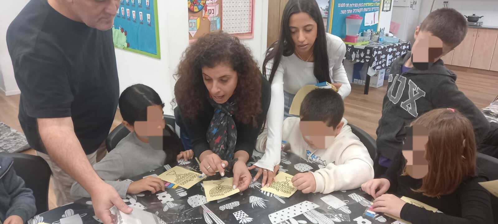 מועדוניות רווחה ובמרכז חוסים בחולון
